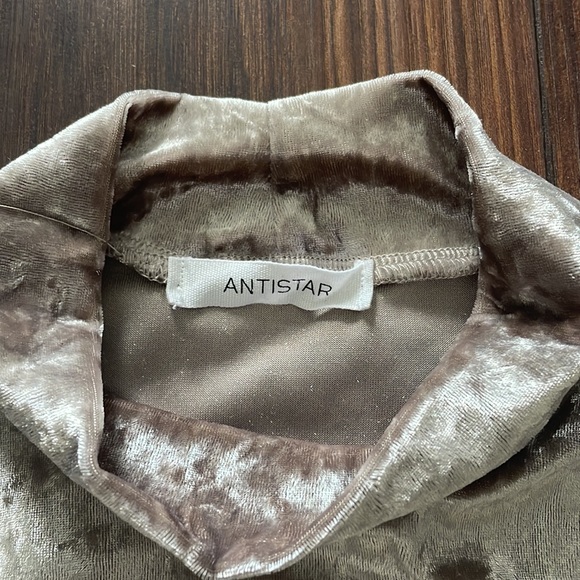 Velvet Sleeveless Top Large - Picture 3 of 5